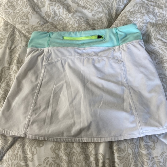 white athleta girl tennis skirt- size- M/8-10 - Picture 4 of 4